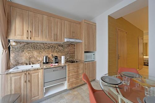 Photo de la galerie de l'établissement Le 185 - Charme et tranquillité au coeur d'Avignon, à Avignon