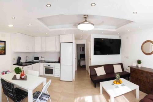 Dapur atau dapur kecil di NEW! Romantic house at red lake in Torrevieja!