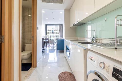 Ένα μπάνιο στο Hyde Sukhumvit 11 Branded Suites