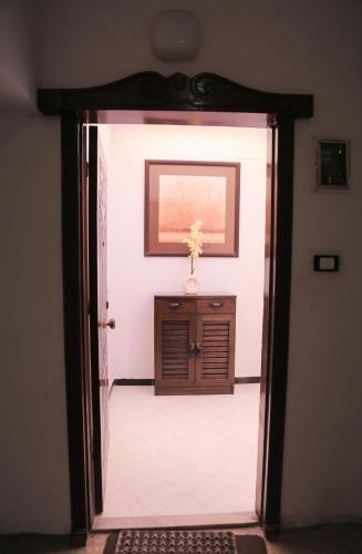 an open doorway to a room with a door at شقه الفورسيزون in Cairo