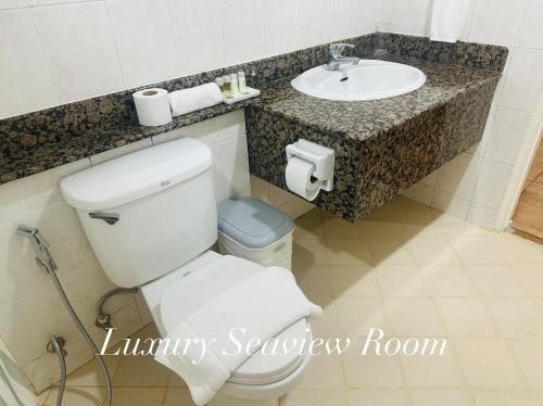 Un baño de Surin Bay Inn