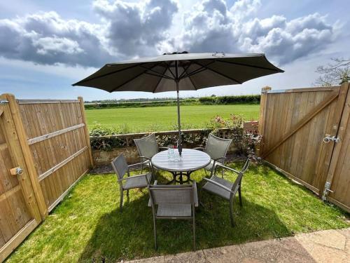 Zahrada ubytování 3 Bed Apartment in St Peter, Jersey