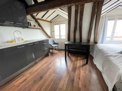 Appartment au cœur de Paris 8e