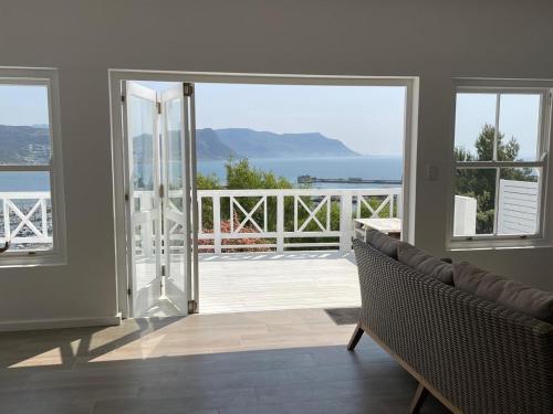 Gallery image of Azure Cottage Simonstown in Cape Town