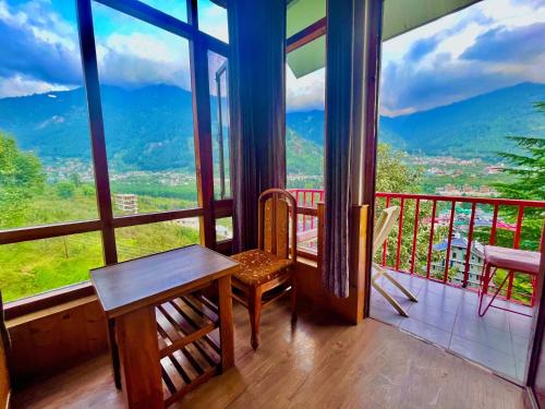 Gallery image of Himalayan Crescent 2 bedroom luxury independent Villas Manali in Manāli