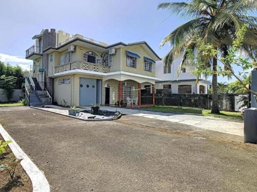 Spacious Apartment in Calodyne with Enclosed Garden