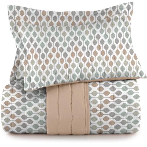 two pillows are stacked on top of each other at Pôr do sol 300 metros do centro in Pato Branco