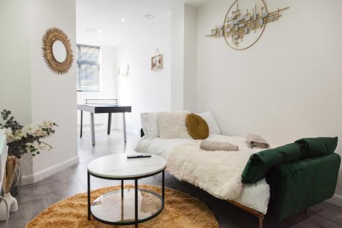 Posezení v ubytování Opulent Residence - 1 BR Leicester City Centre