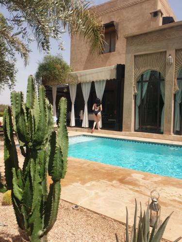 Bazén v ubytování Villa Bohème Havre de paix, piscine chauffée,4 Suites nebo v jeho okolí