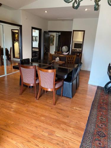 Entire Second Flr - Santa Monica Luxury Roman Villa photo 90