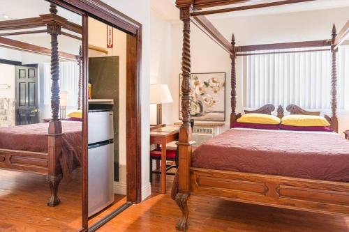 Entire Second Flr - Santa Monica Luxury Roman Villa photo 89
