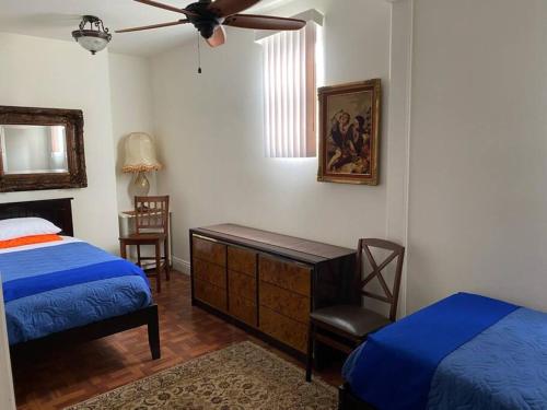 Entire Second Flr - Santa Monica Luxury Roman Villa photo 88