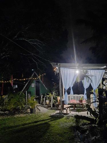 Taman di luar Lagkaw Dos in Lagkaw Homestay