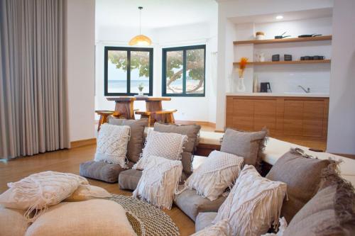 Posezení v ubytování Ocean Beach Villas - Carita Kondominium