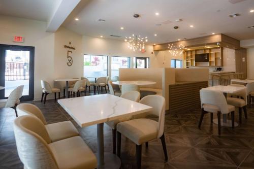 DASKK Orlando Hotel near Universal Blvd, Ascend Hotel Collection Image