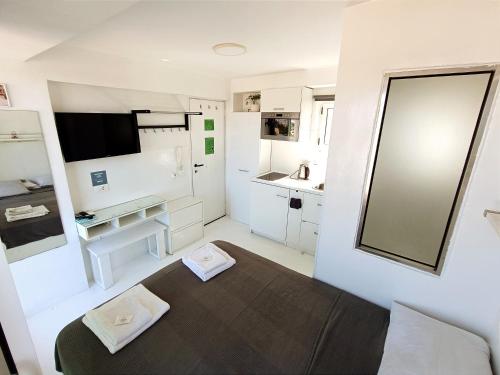 Rooftop studio with Acropolis view just next to Panathenaic Stadium - 280 Athens view