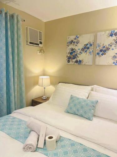AR07 Quiet and Cozy Studio condo unitにあるベッド