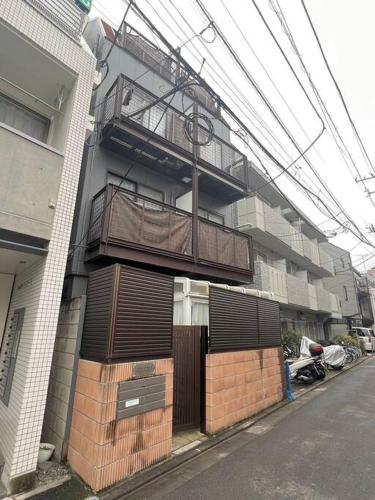 新宿区 駅から徒歩3分 新宿 六本木 築地直通 最大2名 32平米 201
