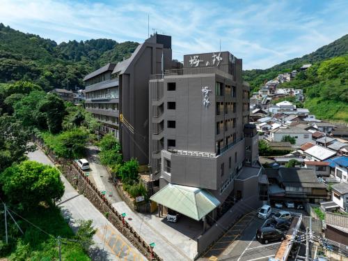 an overhead view of a building in a city at Kotohira Grand Hotel Sakuranosho in Kotohira