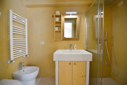 Ένα μπάνιο στο B&B Masseria Piccola