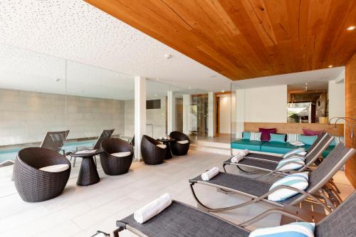 Ruang duduk di Hotel Schranz - Ski In & Ski Out