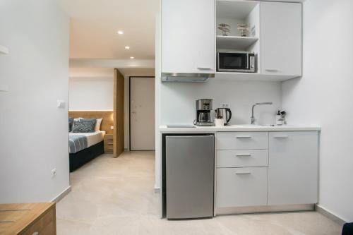 Elegant Blue Rhodes Center Apartment near the Sea
