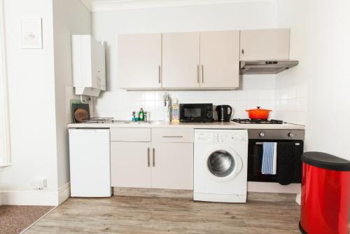 Classy Studio Apartment In Brighton photo 3