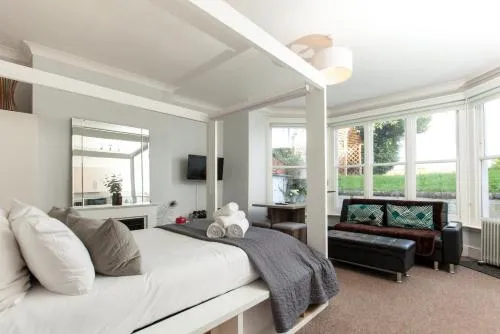 Classy Studio Apartment In Brighton photo 1