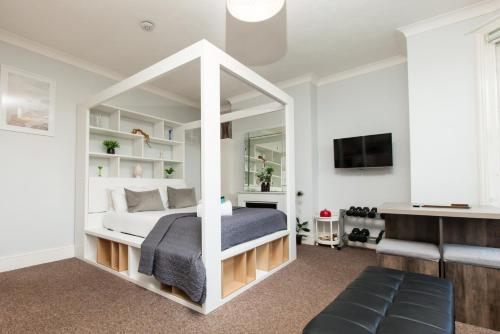 Classy Studio Apartment In Brighton photo 16