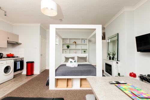 Classy Studio Apartment In Brighton photo 6