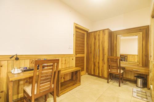 Фотография из галереи WOW STAYZ2 Hotel The Lodge в Дармсале