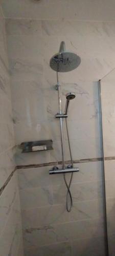 Un baño de GITE DE MIRAUVILLE