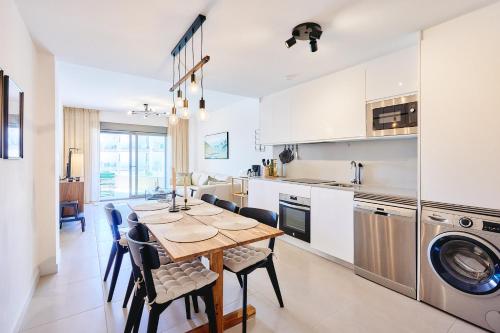 Marinsa Beach BC01 by HolidayAndaluz