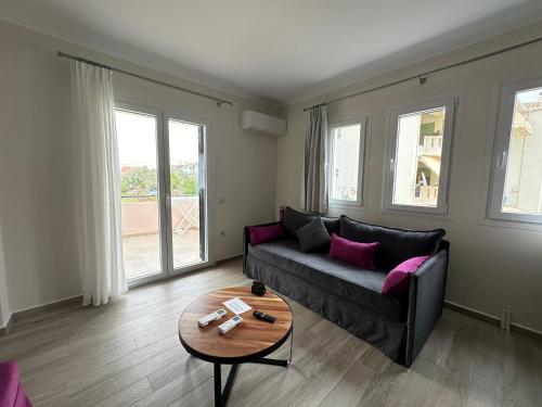 Michael Apartments - Private Parking