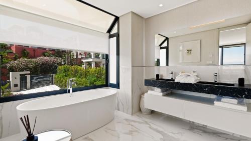 Villa Anamaya - Brand new villa in Nueva Andalucia