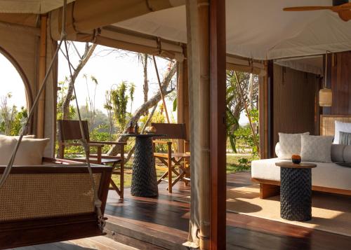 Гостиная зона в ARNA Suites and Ocean Lounge