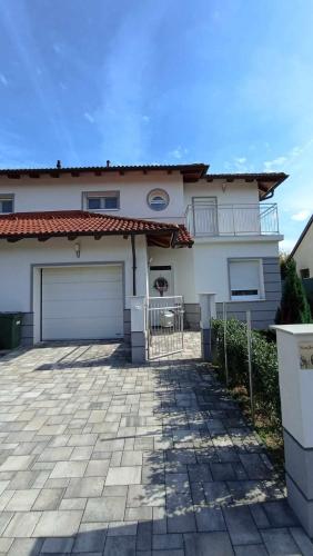 Klau & Bali Apartmanház Sopron