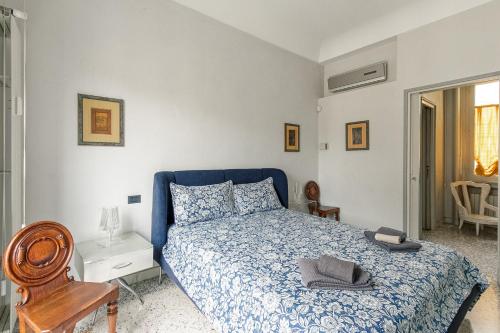 HomyCare Stylish apartment with jacuzzi & balcony steps from Duomo