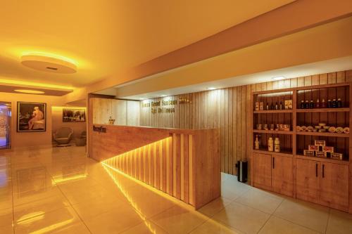 Ο χώρος του lounge ή του μπαρ στο Senza Grand Santana Hotel - Ultra All Inclusive