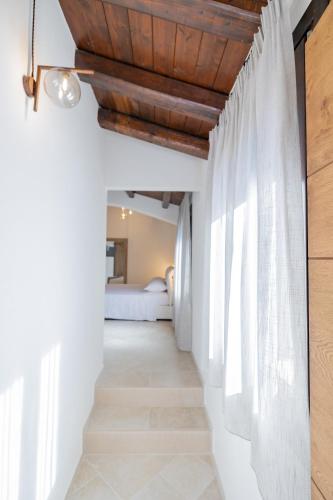 One-Bedroom Deluxe Apartment