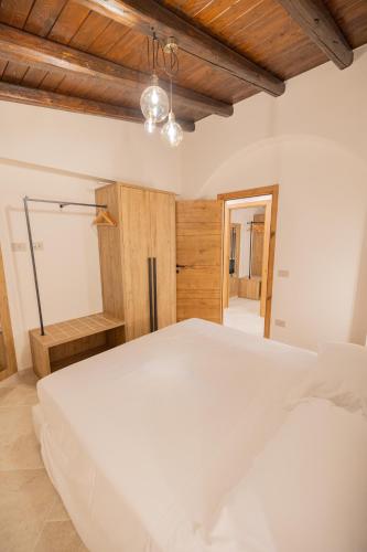 Two-Bedroom Deluxe Apartment with Balcony