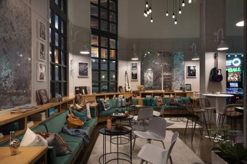 MOXY Memphis Downtown Image