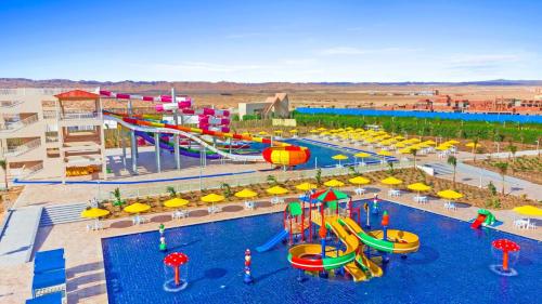 Bazén v ubytování Pickalbatros Sea World Resort - Marsa Alam- "Aqua Park" nebo v jeho okolí