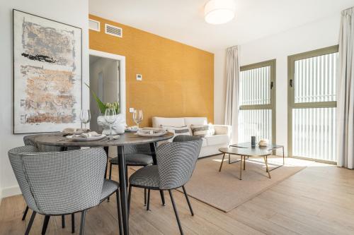 Vibrant apartment with terrace by REMS