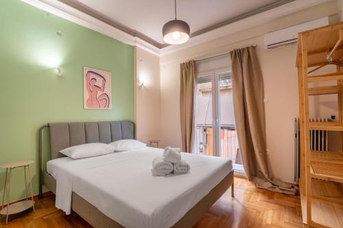 Serenity Haven - New Renovated 2Br Apt in Koukaki