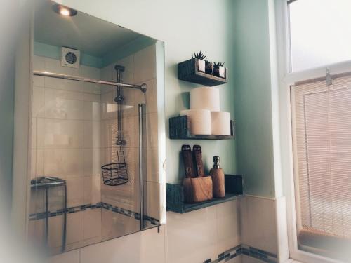 Koupelna v ubytování Aqua View, New Brighton Beach- 2 Bedroom Apartment #Liverpool #Beatles