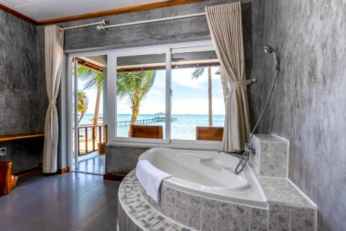 Koupelna v ubytování Cosian Bay Phu Quoc Resort