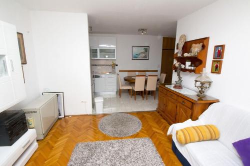 Kuchyňa alebo kuchynka v ubytovaní Apartment Jerko