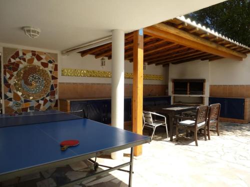 Casa Lorenzo sleeps 10, with private Tennis Court & Swimming Pool and 5 beds