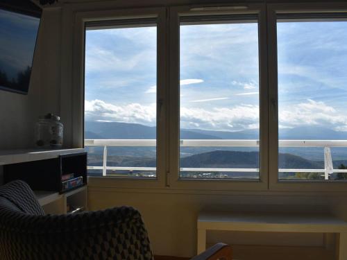 Photo de la galerie de l'établissement Appartement spacieux 7 personnes centre-ville de Font-Romeu - FR-1-580-116, à Font-Romeu-Odeillo-Via